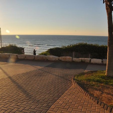 Isra Home Rothschild 8-2 Apartment Bat Yam Eksteriør billede